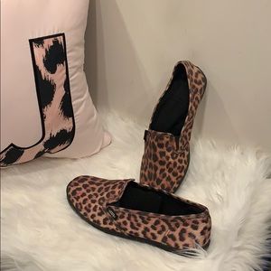 Vans leopard slip on’s